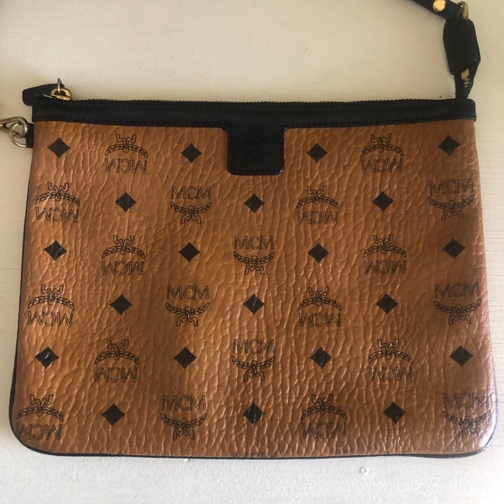 MCM Authentic Zip Pouch Viesto Wristlet In Cognac - Picture 13 of 13